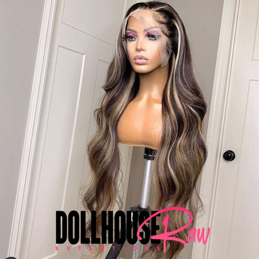 HIGHLIGHTED LACE WIG (BOUNCY BODYWAVE)